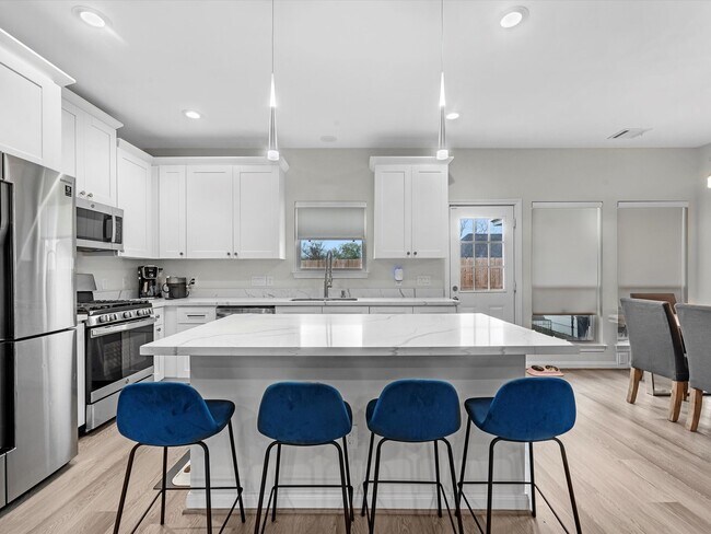 Photo - 8407 James Franklin St