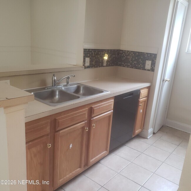 Photo - 1530 W 29th St