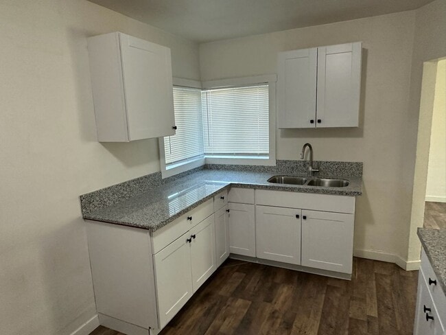 Photo - 680 E Ventura Ave Unidad 680