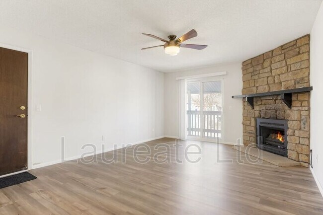 Photo - 8555 S Fairmount Dr