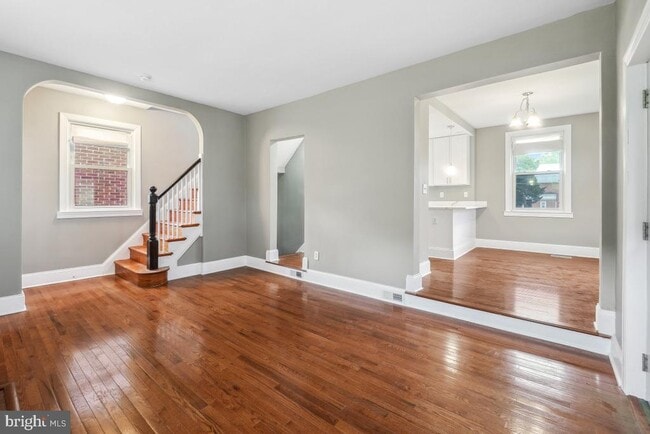 Photo - 2615 Otis St NE