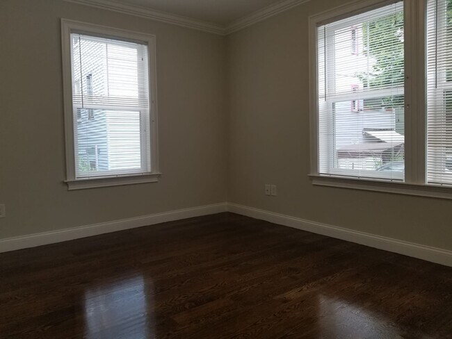 43 Oak St Unit 1