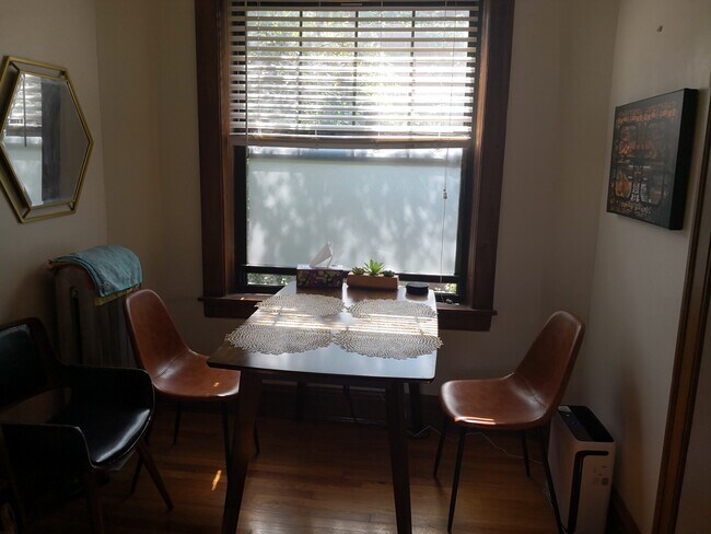 Photo - 5465 S Ingleside Ave Unidad 3E