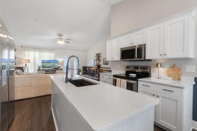 Photo - 6042 Capitol Dr