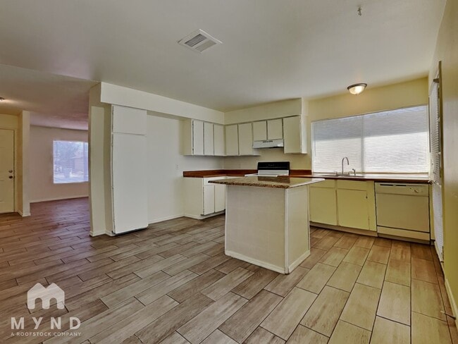 Photo - 5643 W Golden Ln