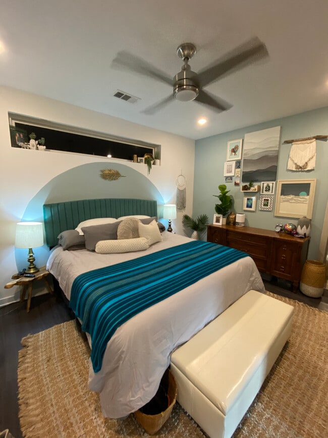 Bedroom can fit a Cali king with enough room to have a dresser and desk for WFH - 4361 S Congress Ave Unidad 127