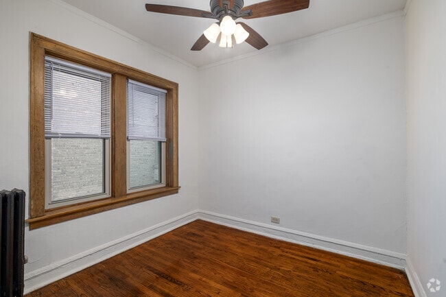 1BR, 1BA - 450SF - Bedroom