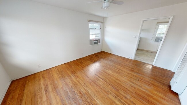 Photo - Fillmore St Pasadena