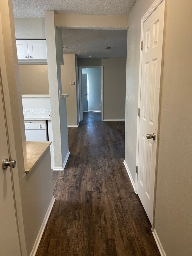 Photo - Completely remodeled 2 bedroom 2 bathroom at Oasis at Pearl Lake!