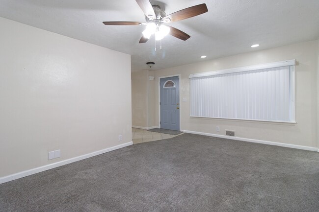 Photo - 630 Chester St