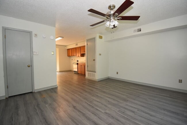 Photo - 337/339 S. Maple St. Unidad 339 S. Maple St.