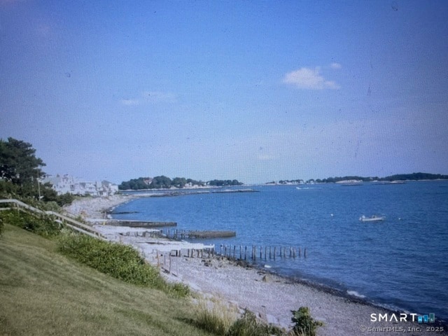 3 Crescent Bluff Ave