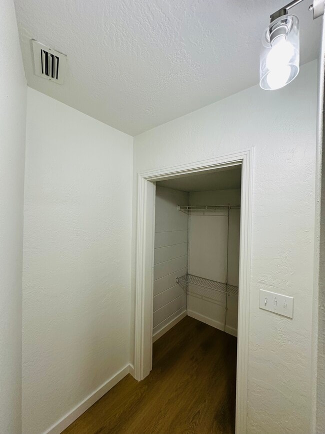 Photo - 4611 N Eddy Dr