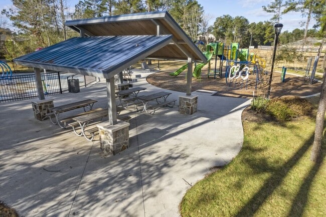 Photo - 277 Douglas Hls Dr