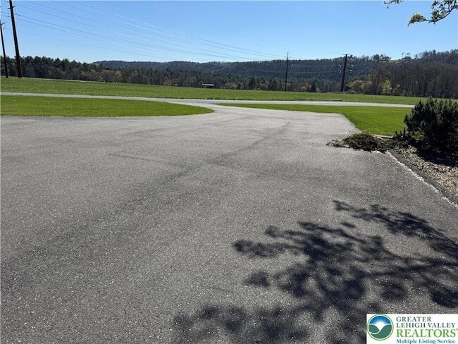 Photo - 1121 Pohopoco Dr