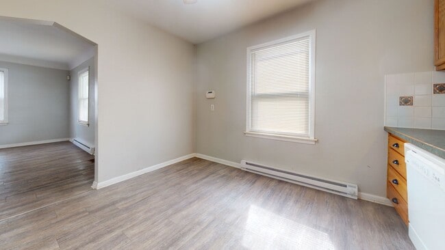 Photo - Charming 3-Bedroom Bungalow for Lease in Roseville