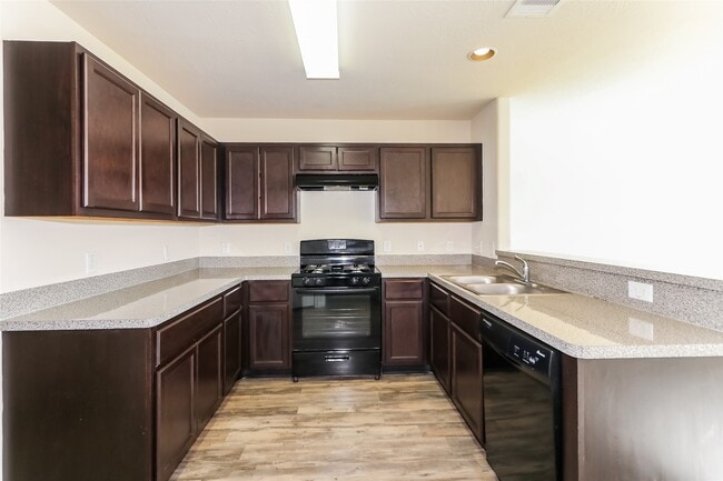 Building Photo - 802 Desoto Dr
