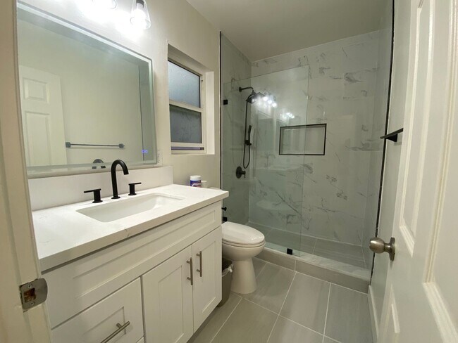 Photo - 26th Santa Monica Unit 1