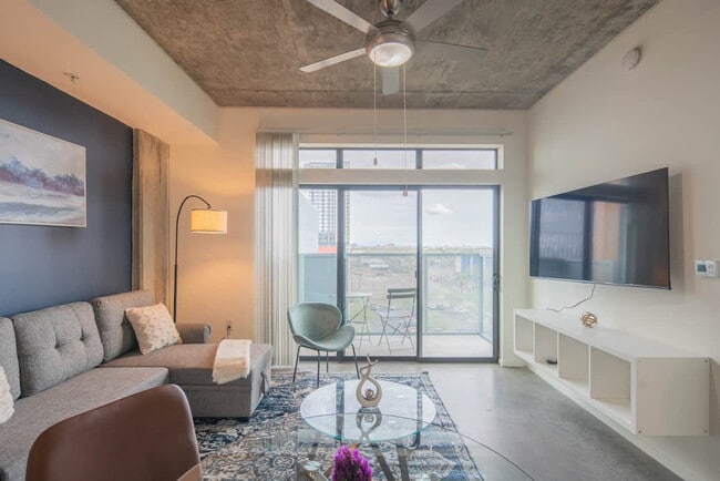 Building Photo - 888 N 4th St Unit ID1263039P Rental