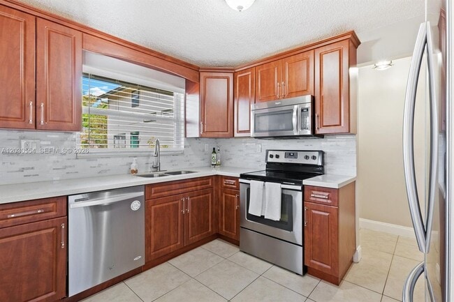 Building Photo - 4119 Coral Springs Dr