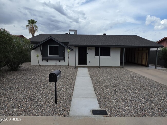 Building Photo - 3735 E Claire Dr