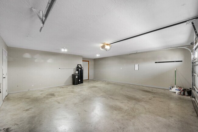 Photo - 1202 Hershel Dr