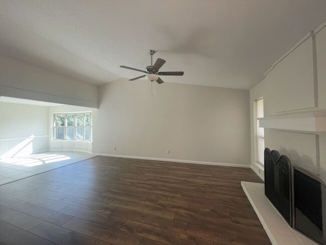 Photo - 2201 Sage Ln