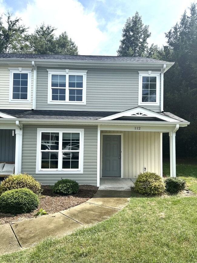 Building Photo - New build townhomes!