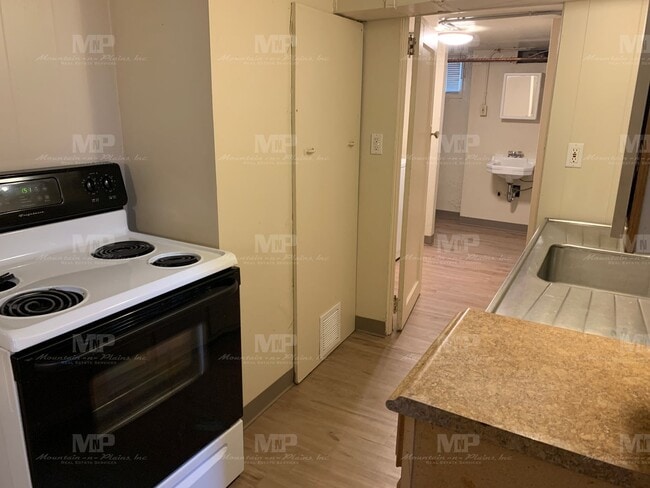 Photo - 622 1/2 S Loomis Ave