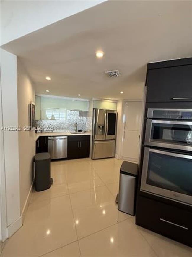 Photo - 825 Brickell Bay Dr Unit 825 Brickell Bay Dr 1151