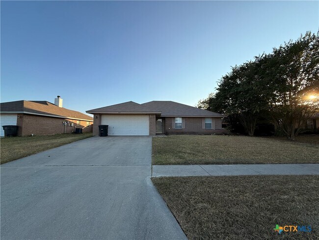 Photo - 1808 Sandstone Dr