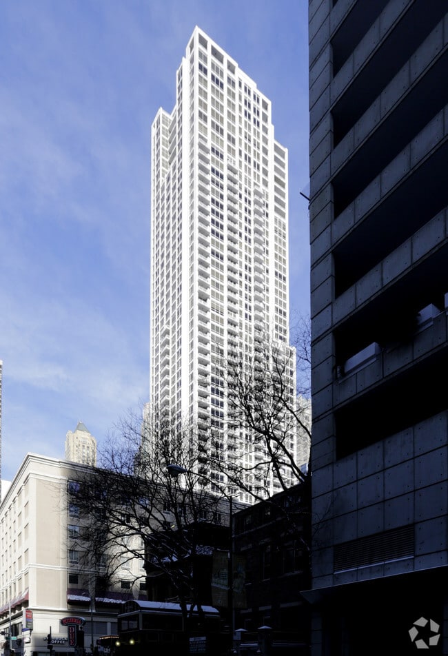 Primary Photo - 55 E Erie St