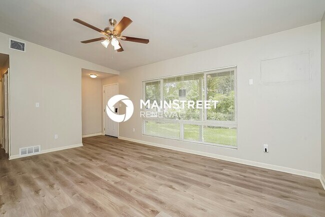 Photo - 3 Bedroom Pet-Friendly Home in CLEARWATER, FL with Main Street Renewal