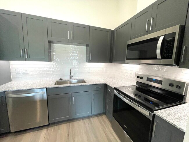 Photo - 1250 Randall St Unidad 9112