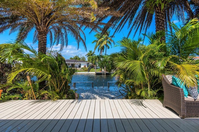 Building Photo - 2213 NE 16th St