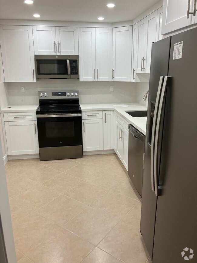 Building Photo - 10777 W Sample Rd Unit 505 Rental