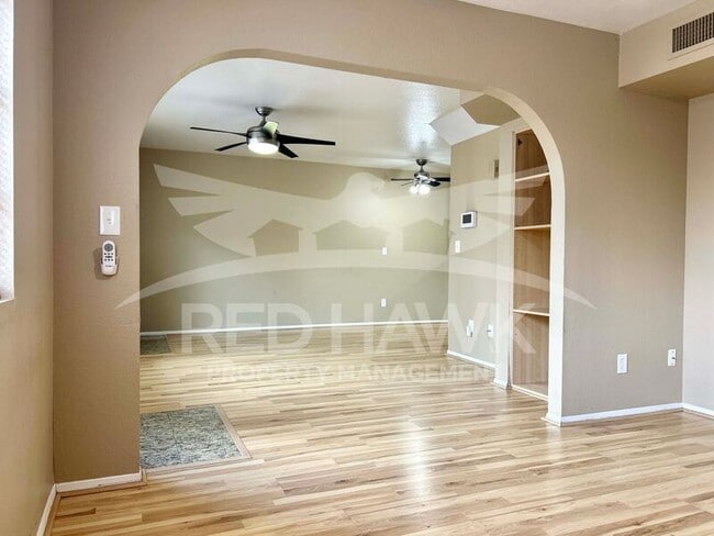 Photo - 2301 E University Dr