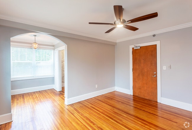 1 BD/ 1 BA - 550 SqFt Unit #18 - Living Area & Dining Room - Inezda Apartments Unit 8