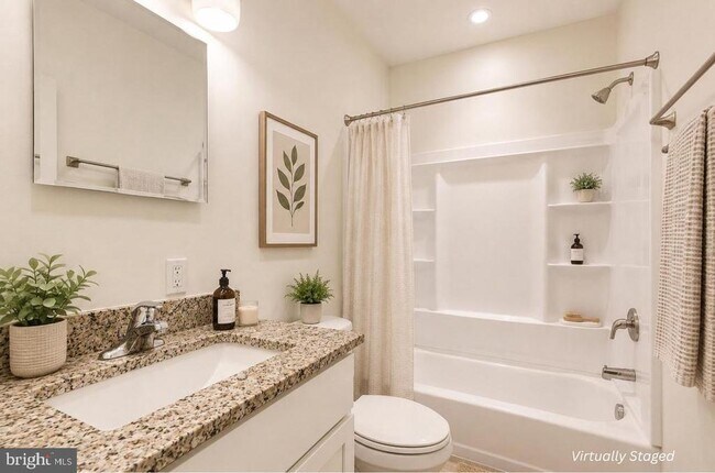 Photo - 714 S Broadway