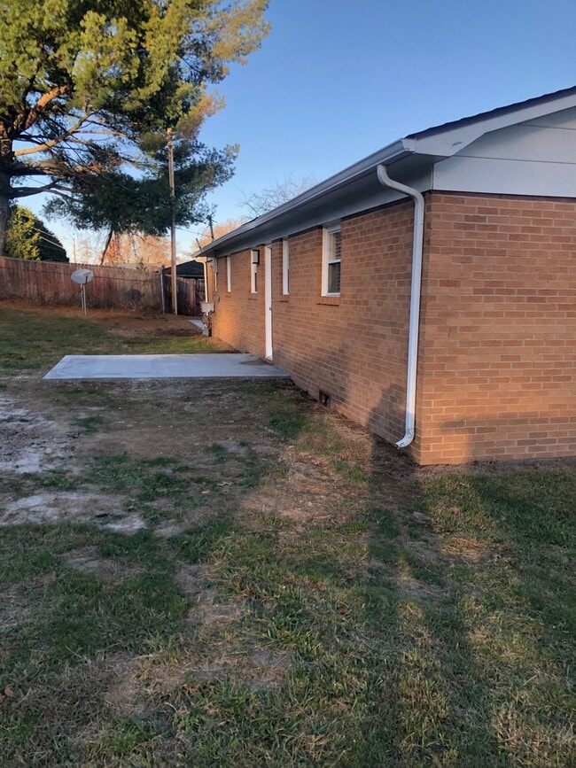 1908 Hill Rd