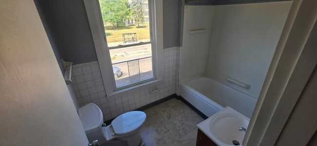 Photo - 1156 Dewey Ave