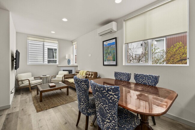 Photo - 5210b Brooklyn Ave NE Unidad SI ID1514091P
