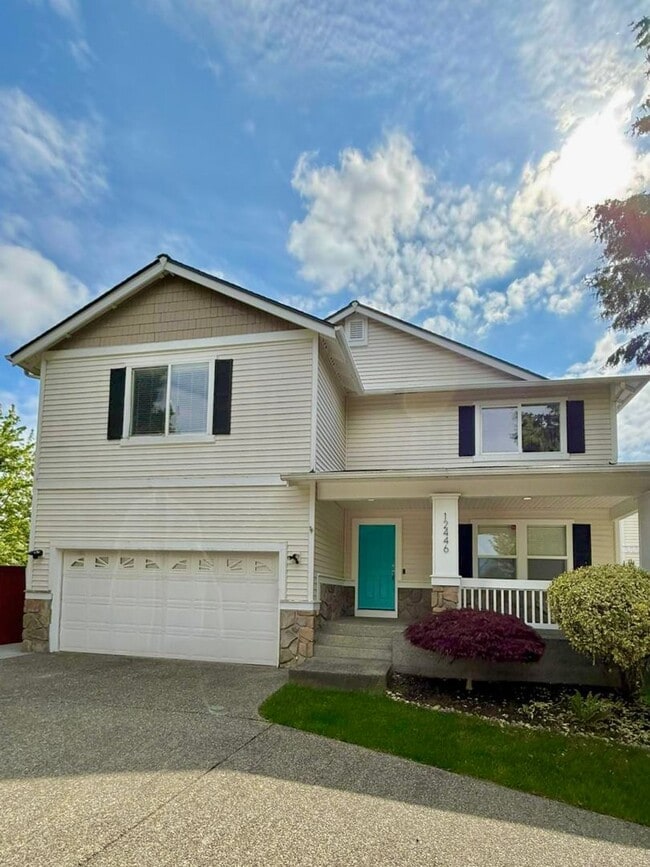 Spacious 4-Bedroom Berkshire Glen Home wit... - Spacious 4-Bedroom Berkshire Glen Home wit...