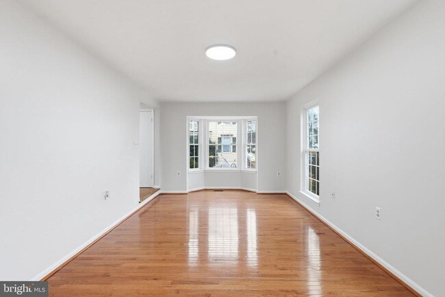 Photo - 5001 Lambsgate Ln