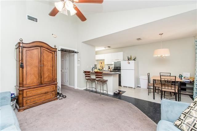 196 N La Russa Ln Unit 3