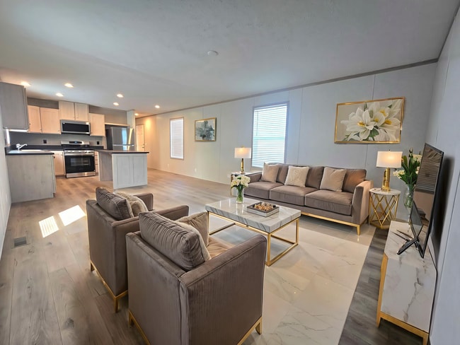 Building Photo - 119 Georgia St