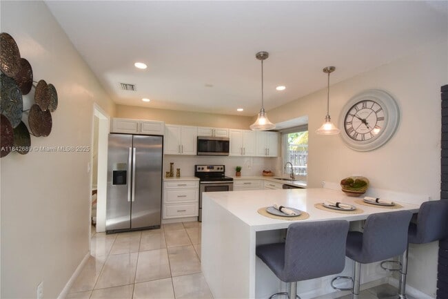 Building Photo - 609 S Crescent Dr Rental