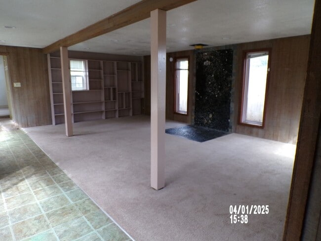 Photo - 2951 NW Hayes Ave