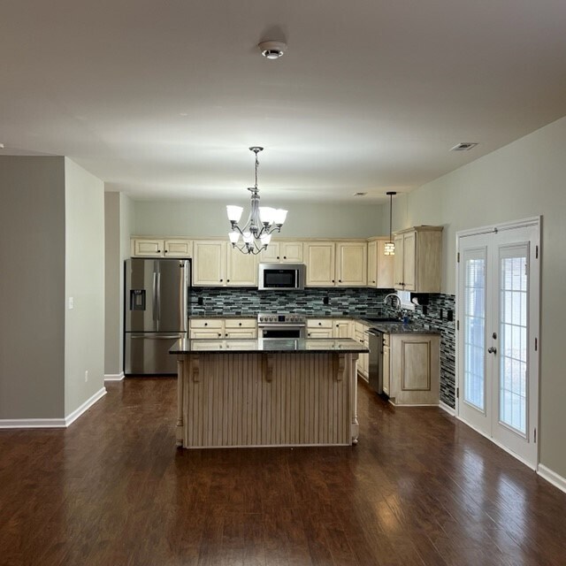 Photo - 1043 Jade Ln