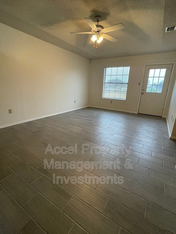 Photo - 1605 River Bend Dr